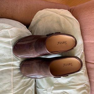 Sanita Leather Clogs Like NEW SZ UR 40 USA 9 or 9.5